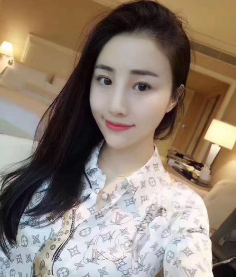 陈雨菲卫冕羽毛球女单冠军谌龙率男团冠军