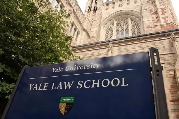 就业禁止:让严重违法者终身与学校工作隔离,为全国的孩子筑起一道安全墙