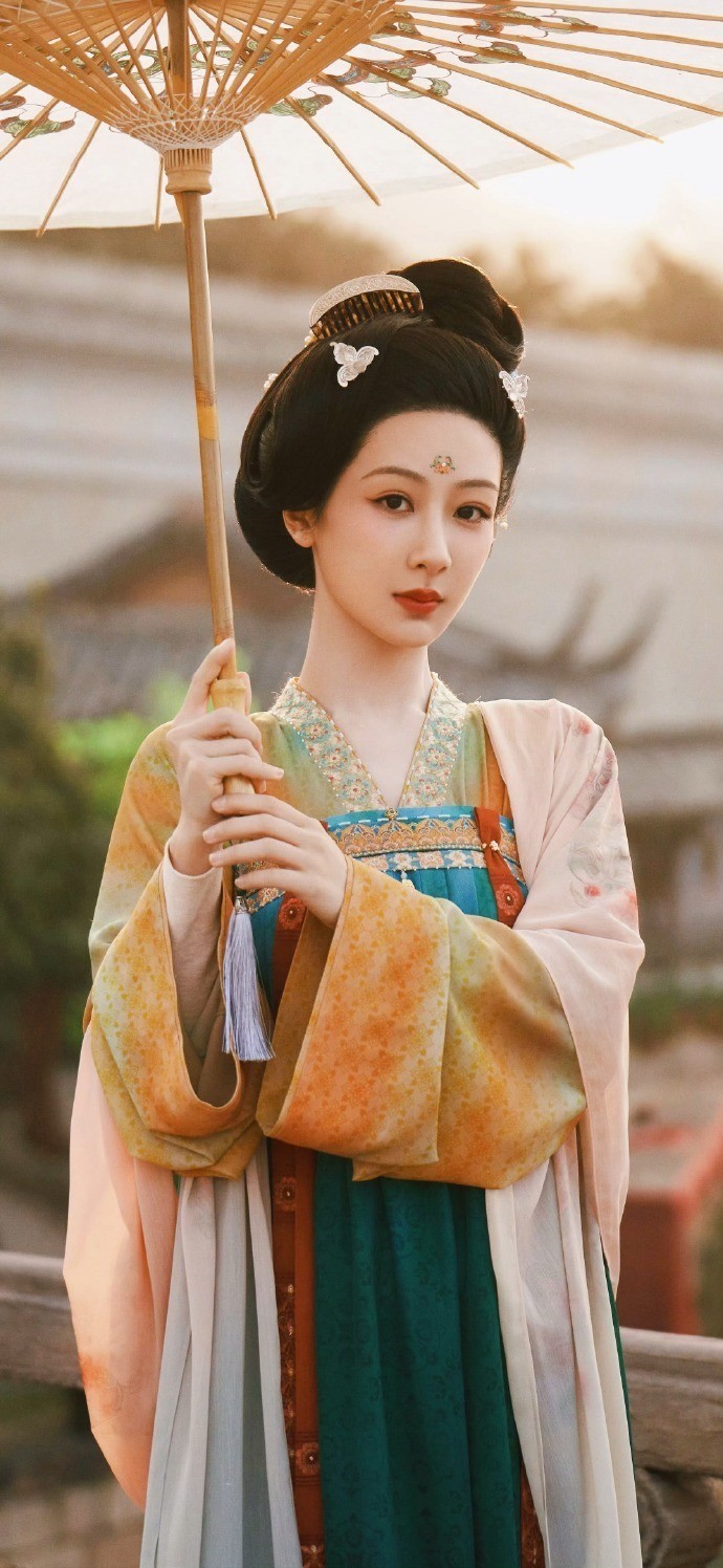 从大女主的励志成长到朝堂权谋:国色芳华剧情正走向崩塌?