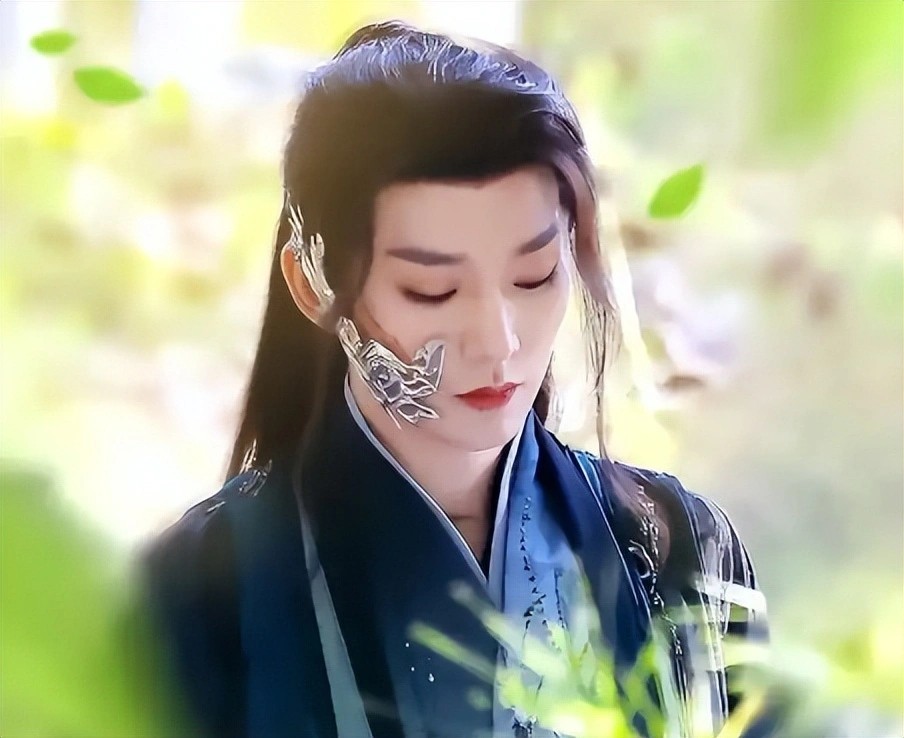 被姜黎黎老年状态惊艳！不烫头不穿“老年装”，优雅体面