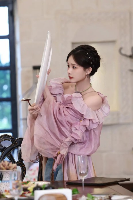 iPhone“以下犯上”，影像大厂开卷