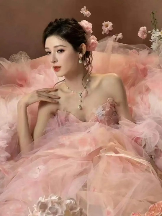 给2025年的苹果打个分，这次拿了“最低分”的居然是它……