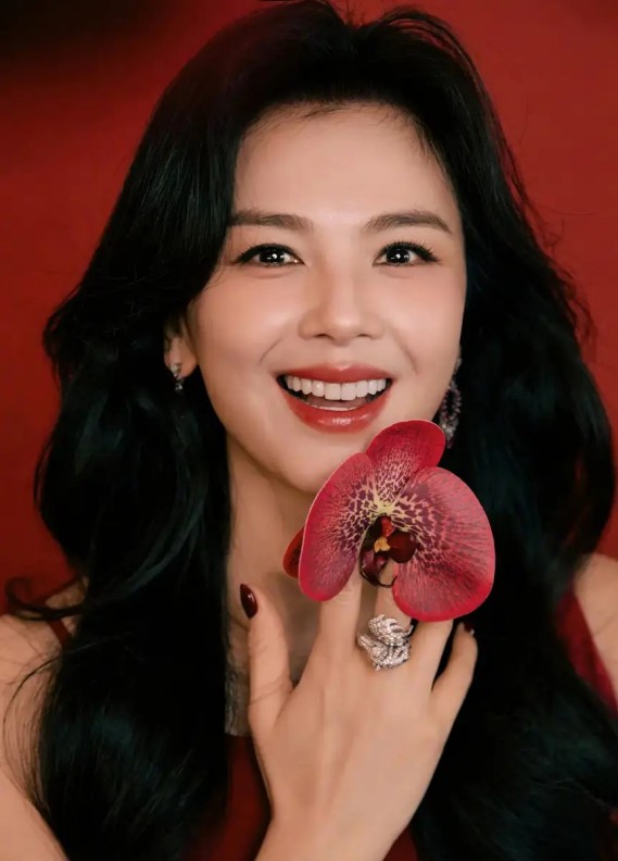 换电站16块电池还不够？实探春运高速换电：最快4分钟，有时排队1小时